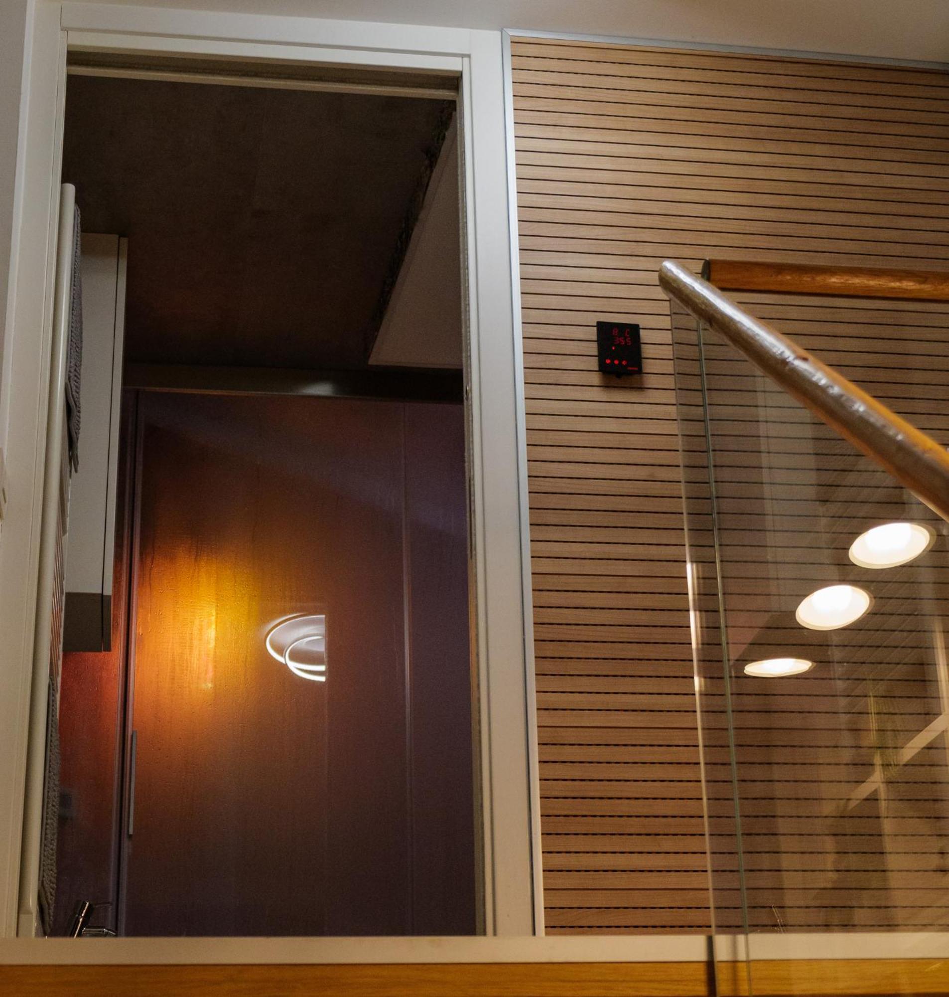 Luxe & Central Haven - Jacuzzi, Sauna, Steam, Private Parking Como Buitenkant foto