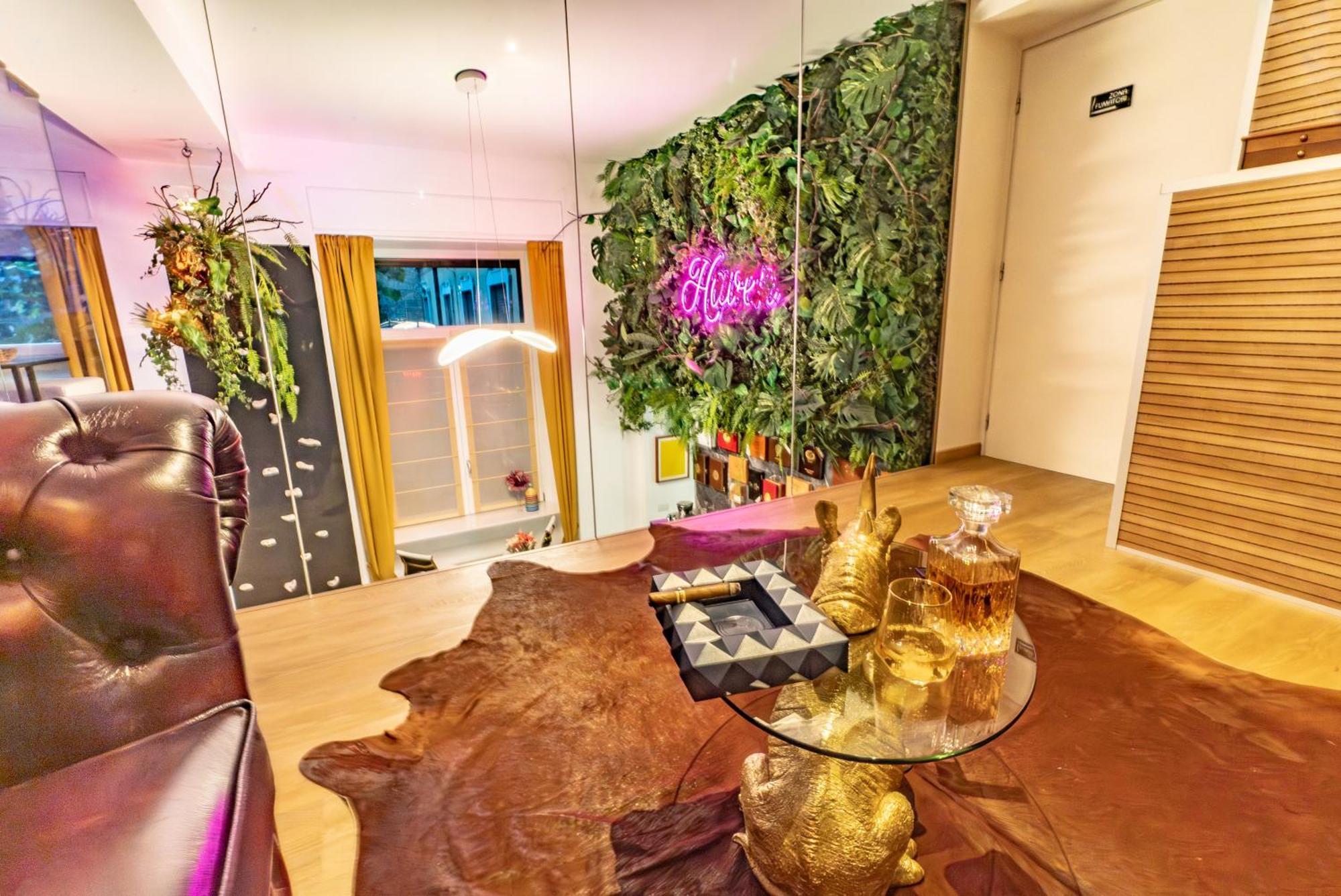 Luxe & Central Haven - Jacuzzi, Sauna, Steam, Private Parking Como Buitenkant foto