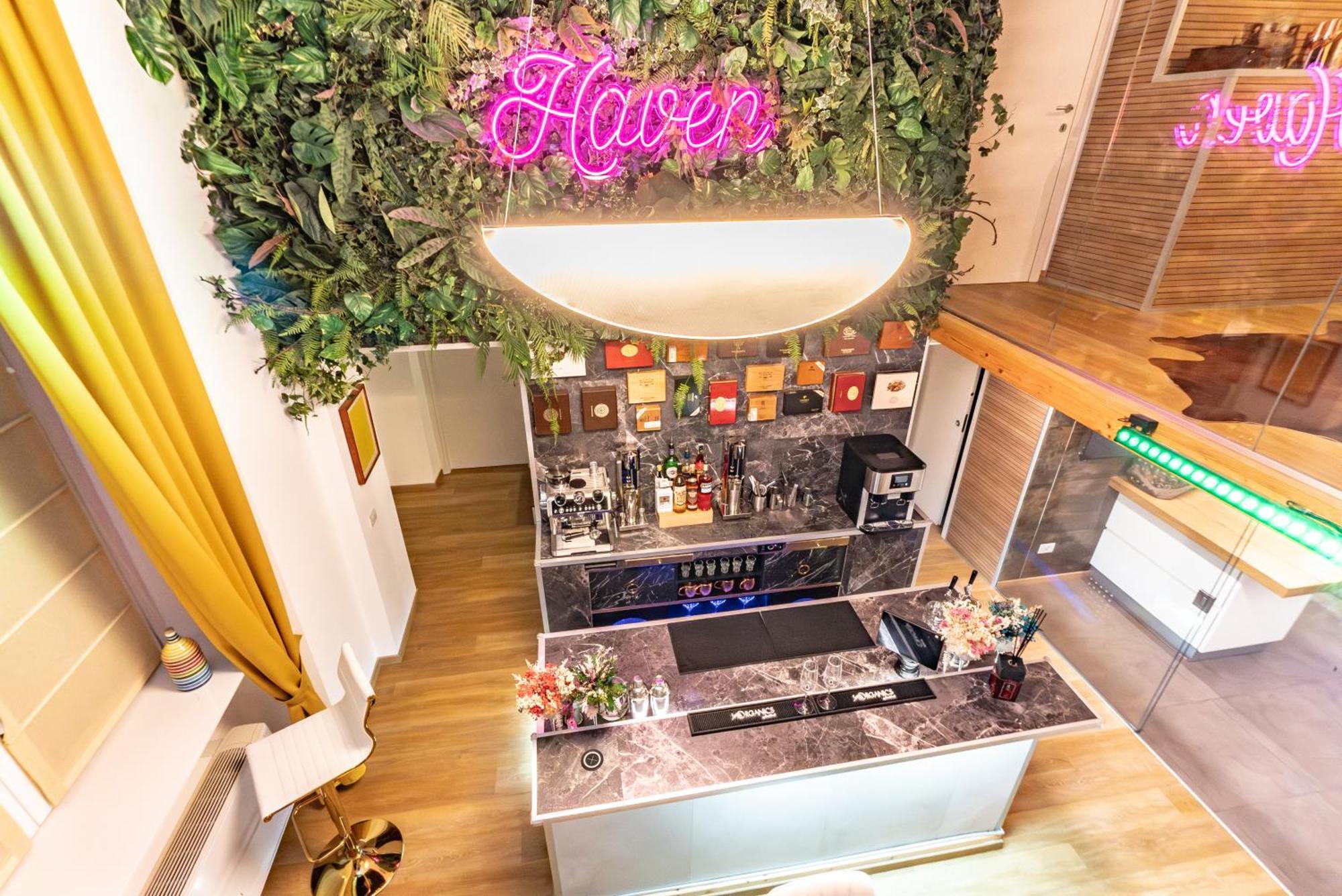 Luxe & Central Haven - Jacuzzi, Sauna, Steam, Private Parking Como Buitenkant foto
