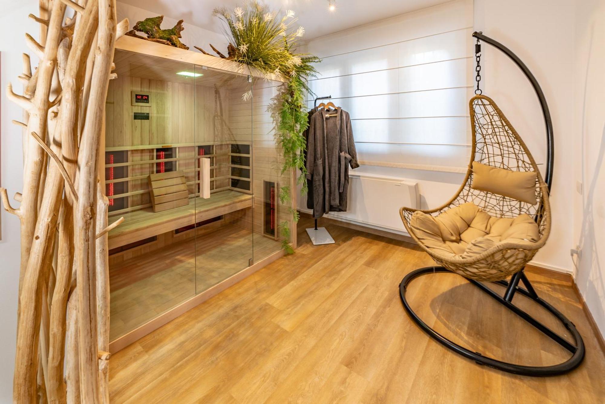 Luxe & Central Haven - Jacuzzi, Sauna, Steam, Private Parking Como Buitenkant foto