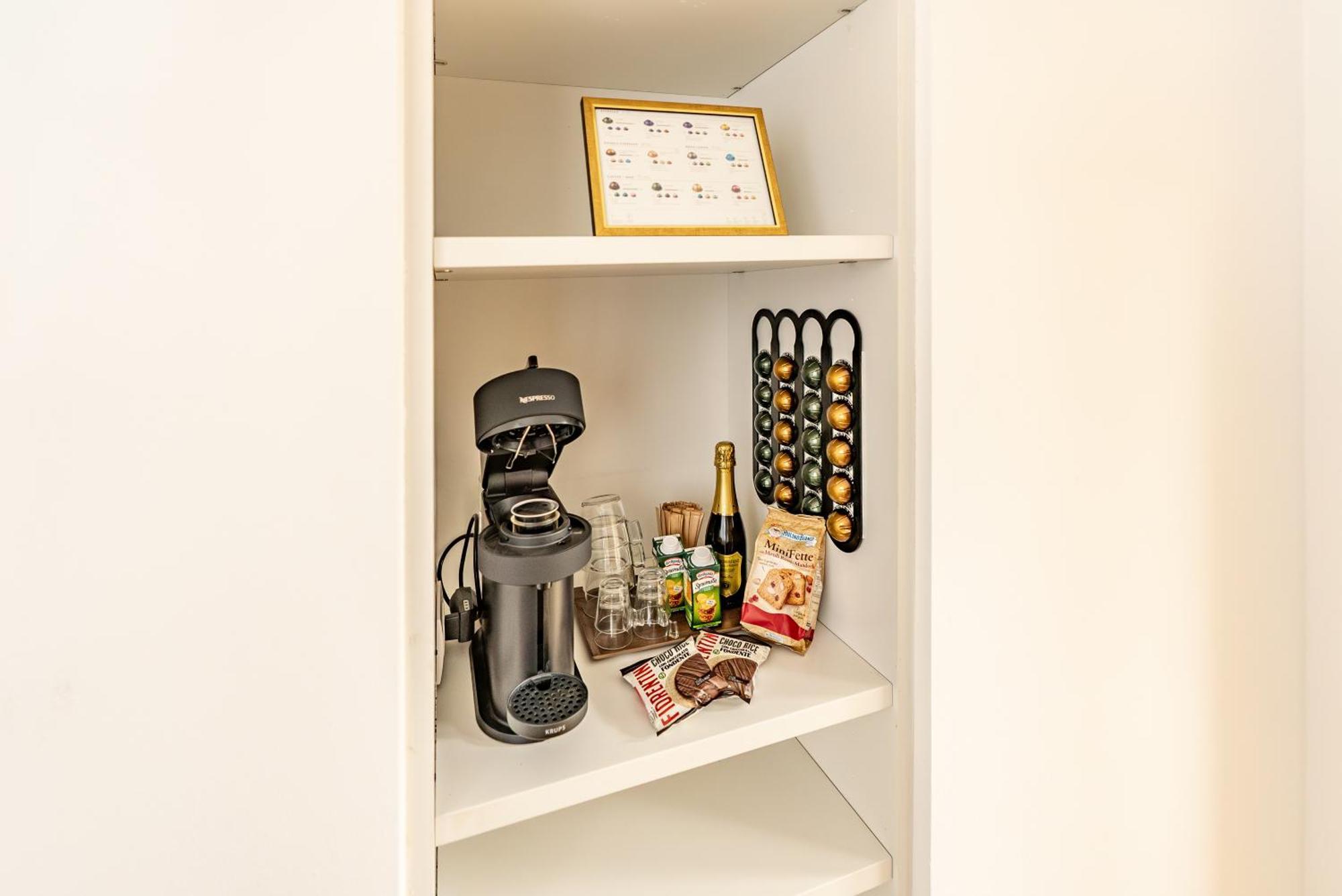 Luxe & Central Haven - Jacuzzi, Sauna, Steam, Private Parking Como Buitenkant foto