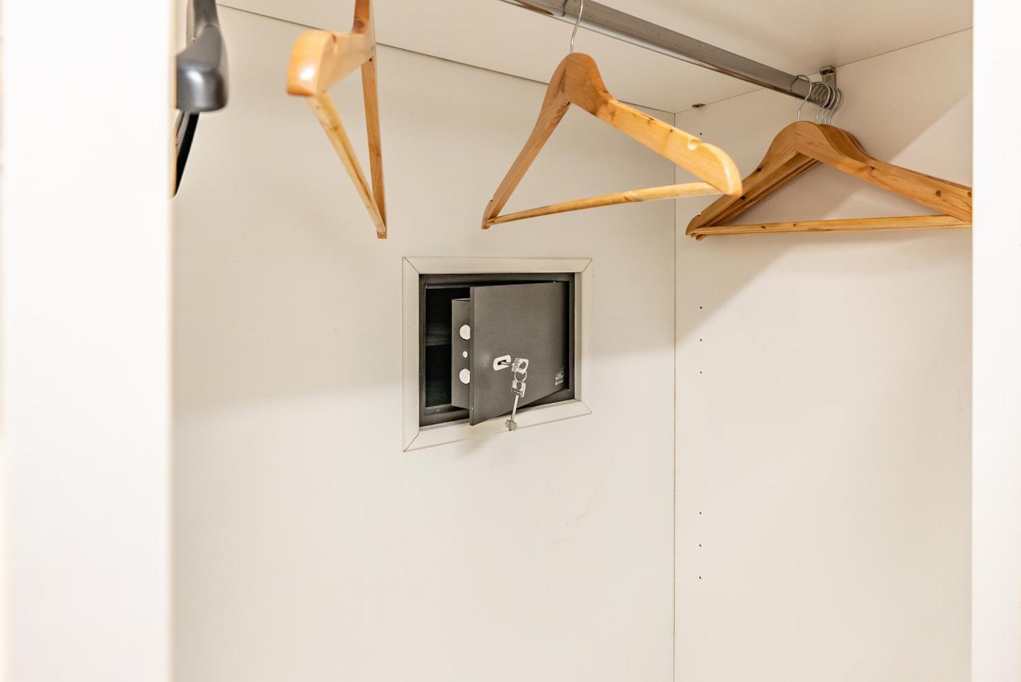 Luxe & Central Haven - Jacuzzi, Sauna, Steam, Private Parking Como Buitenkant foto